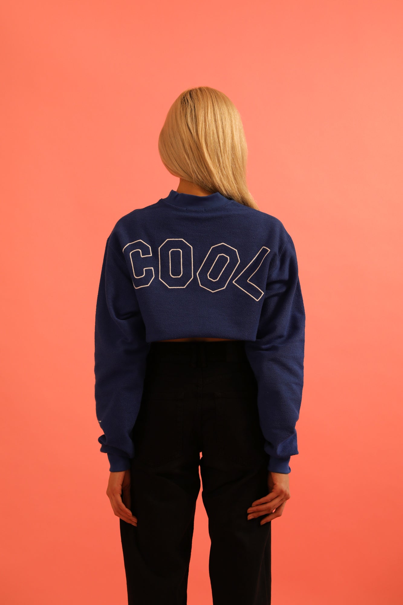 BIG WAVY LOGO CROP SWEATSHIRT BLUE