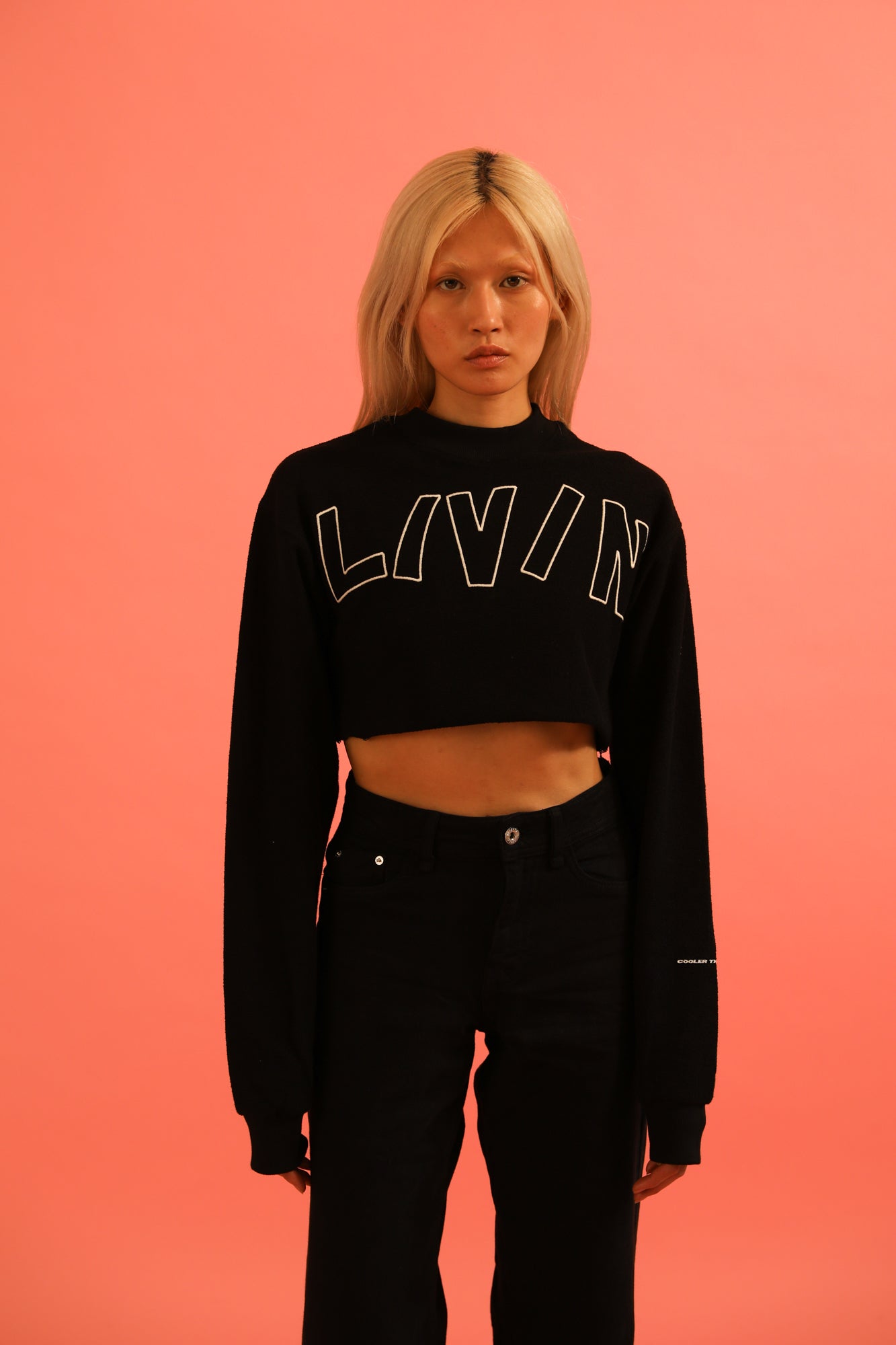 BIG WAVY LOGO CROP SWEATSHIRT BLACK