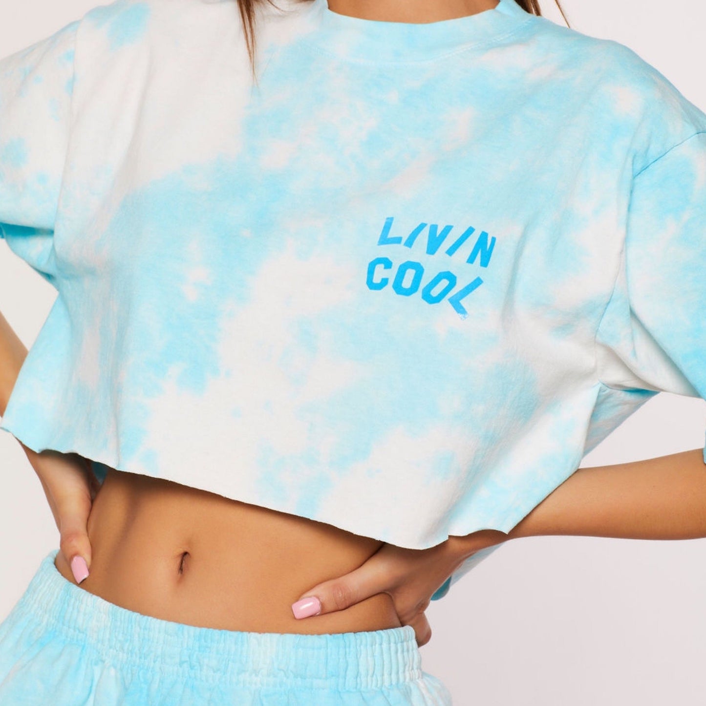 WAVY SHORT SLEEVE CROP TEE SKY TIE DYE