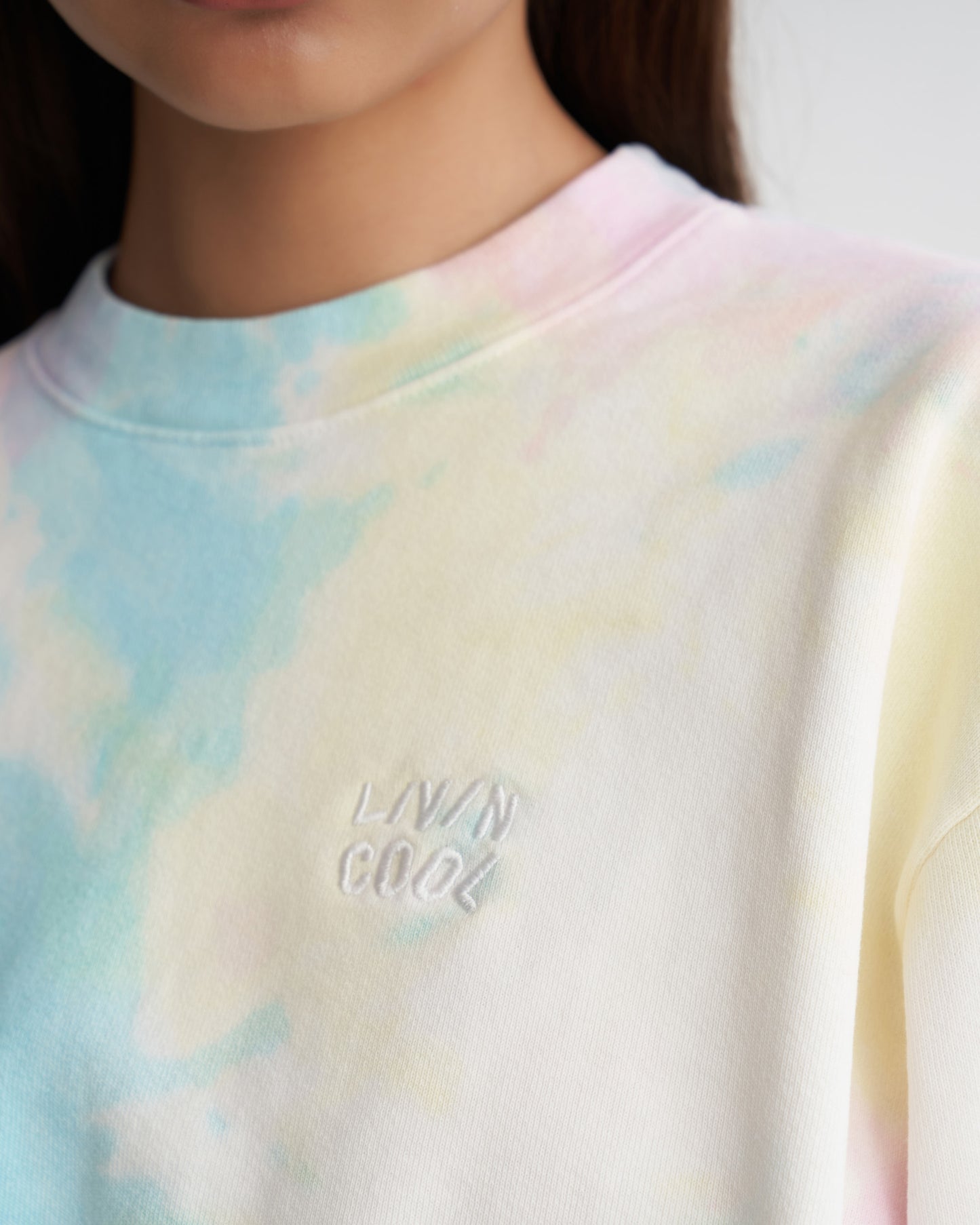 WAVY EMBROIDERED CROP SWEATSHIRT PASTEL TIE DYE