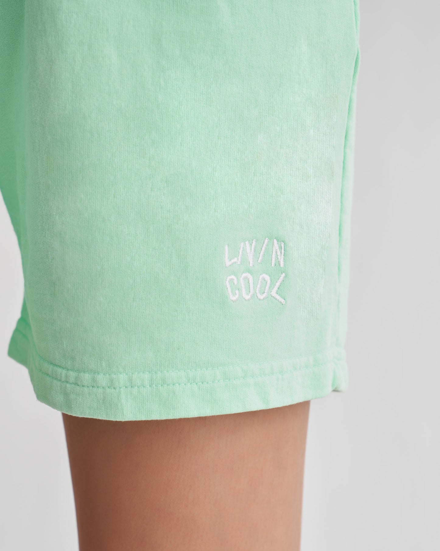 ESSENTIAL SHORTS MINT