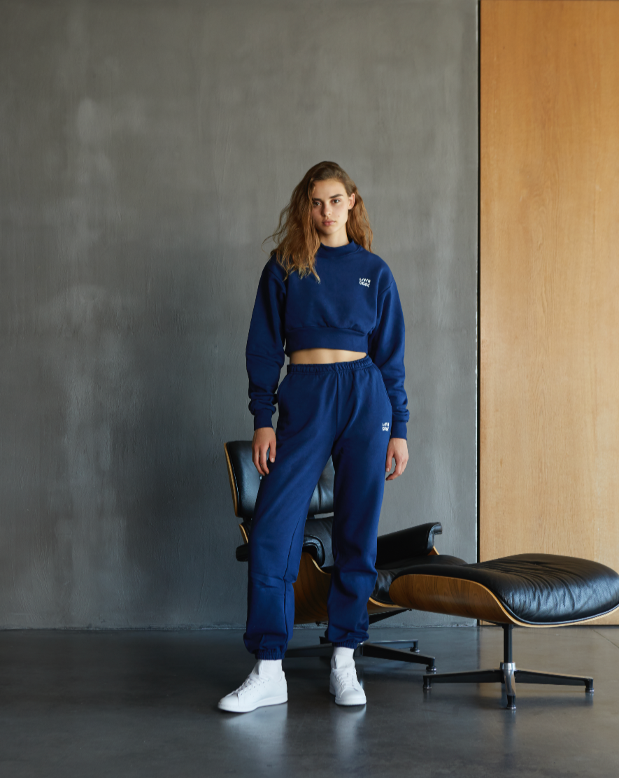 ESSENTIAL CROPPED CREWNECK ESTATE BLUE